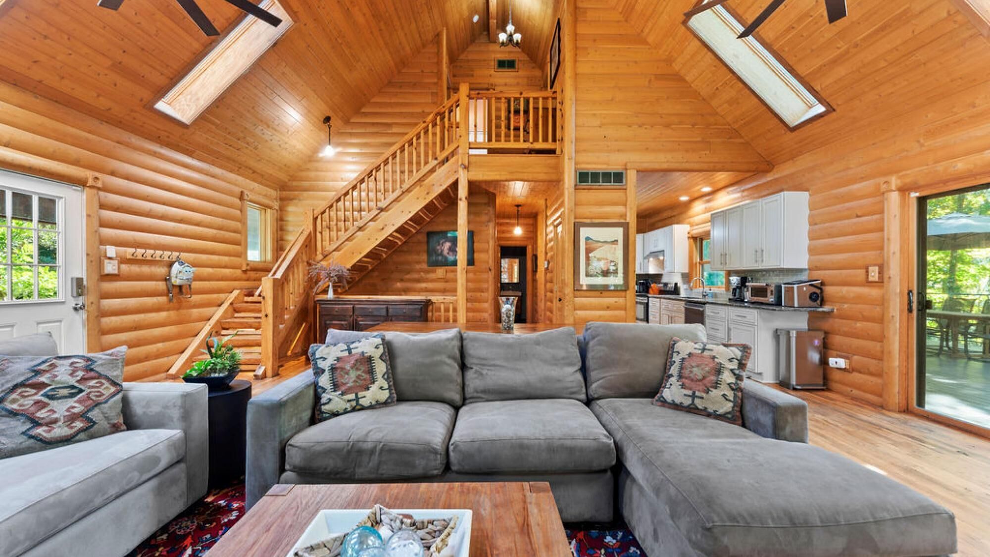 TV connectée, cheminée, lecteur de DVD, imprimantes