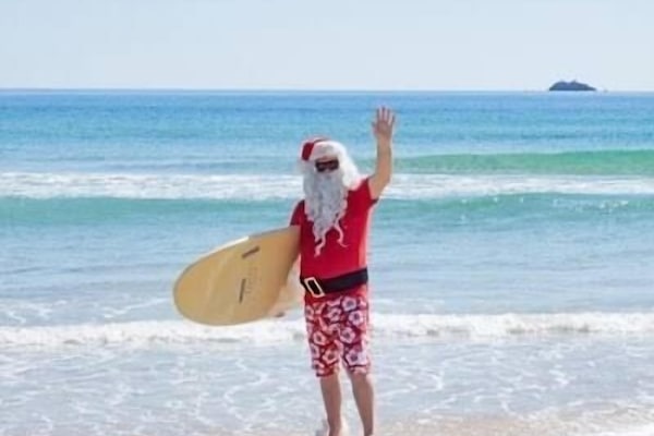 Spend the holidays on the island!