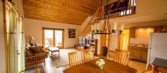 Paradise Valley with Yellowstone River Fishing Access