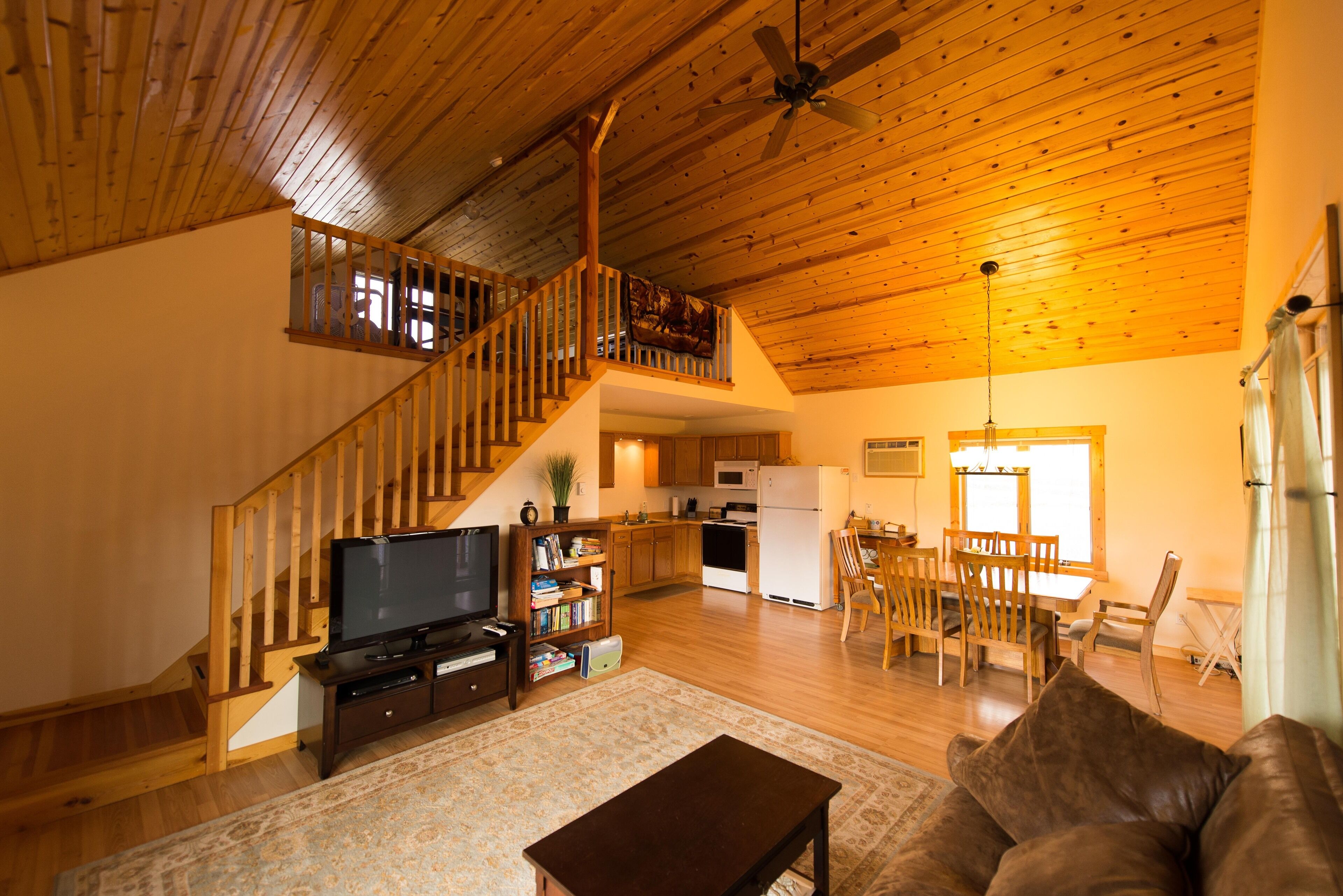 Paradise Valley with Yellowstone River Fishing Access