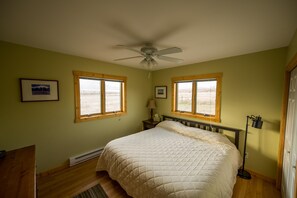 1 bedroom, iron/ironing board, free WiFi, bed sheets - Paradise Valley with Yellowstone River Fishing Access (Livingston)