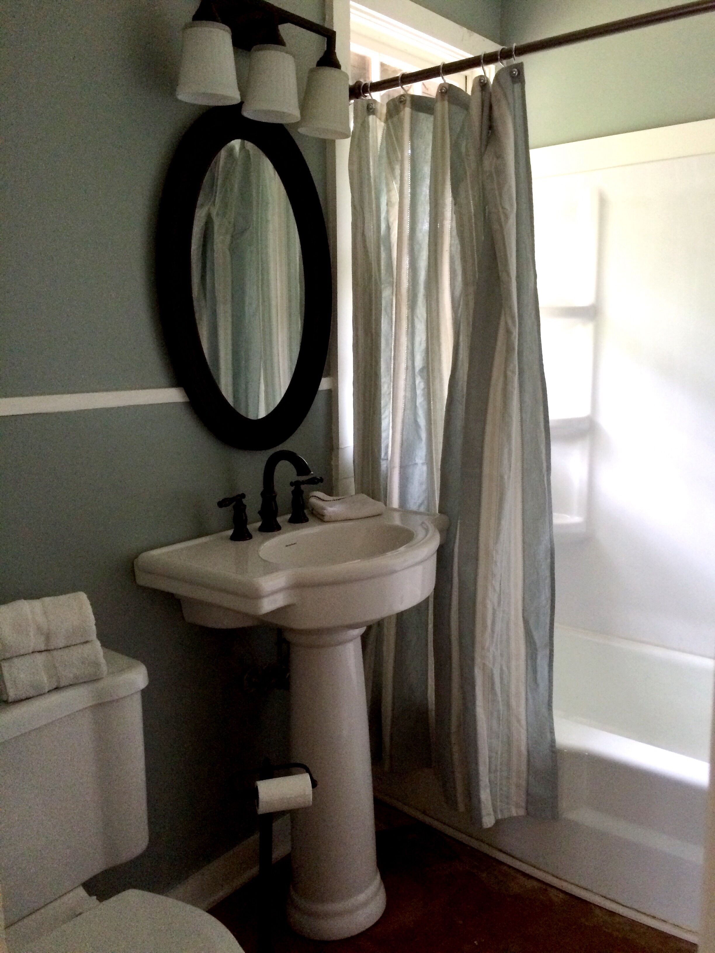 Peaceful Cabin on 8 wooded acres 3 Miles From MSU Campus