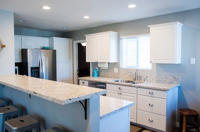 Remodled Encinitas Home Close to Beach, Restuarants, Shopping and Coaster