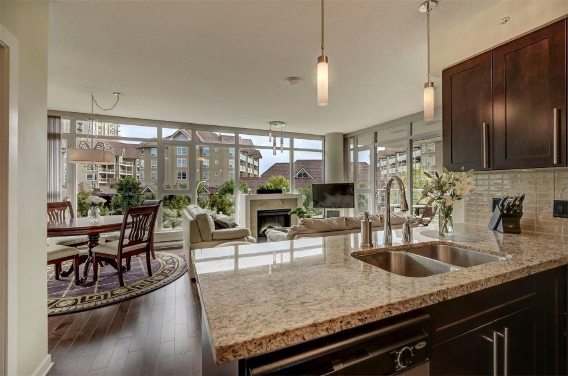 Downtown Luxury Executive 2 Bedroom plus Den Condo steps to the Pool and Beach.