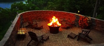 Luxury Cabin for 23, Million Dollar View Lake Estate, Book Now for Summer & Fall