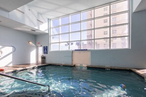 Innenpool, beheizter Pool