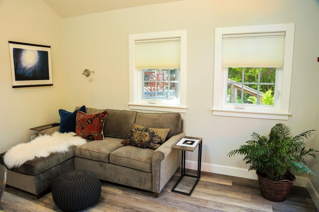 Elegant guest house within walking distance to fabulous downtown Sebastopol