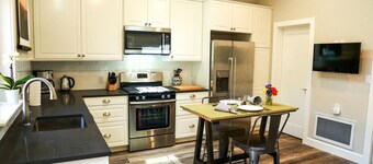 Elegant guest house within walking distance to fabulous downtown Sebastopol