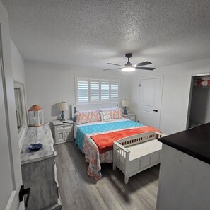 Unclassified image, 5 of 22, button