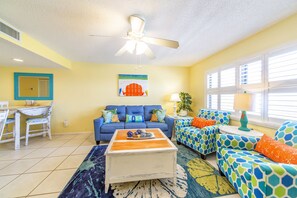 Smart TV - Everything's "Just Beachy" -- 2/2 directly on the beach!! (Treasure Island)