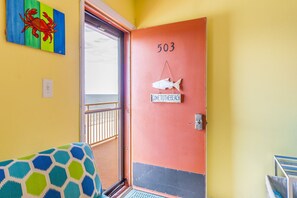 Interior - Everything's "Just Beachy" -- 2/2 directly on the beach!! (Treasure Island)