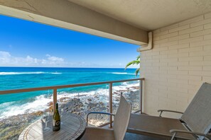 Property grounds - Spectacular Oceanfront Corner Unit Condo at Kuhio Shores (Koloa)