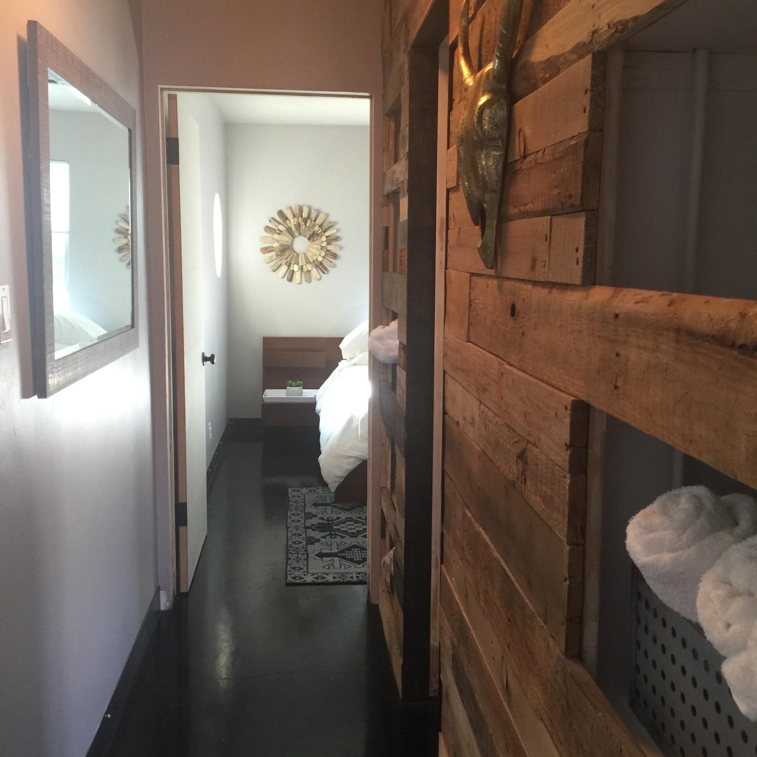 Cool Urban Beach Pad~Steps to Surf~Ocean View from Patio