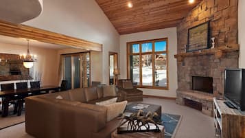 Smart TV, fireplace, DVD player, printers