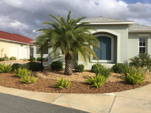 2 BED/2BATH PLUS DEN  COURTYARD VILLA