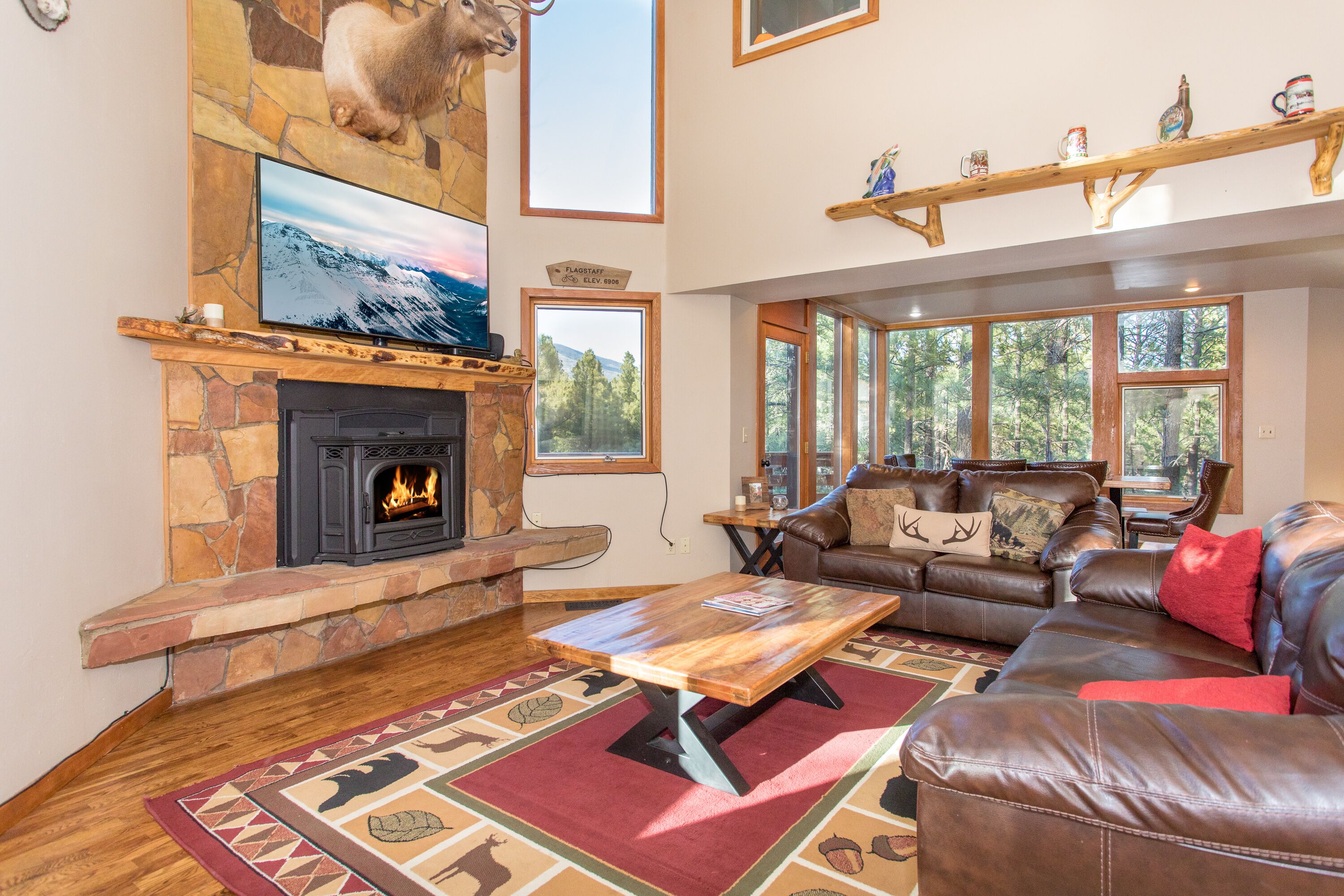 Smart TV, fireplace, DVD player