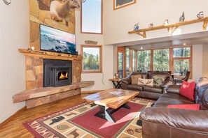 Smart TV, fireplace, DVD player