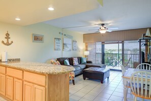 Fernseher, DVD-Player, Stereoanlage