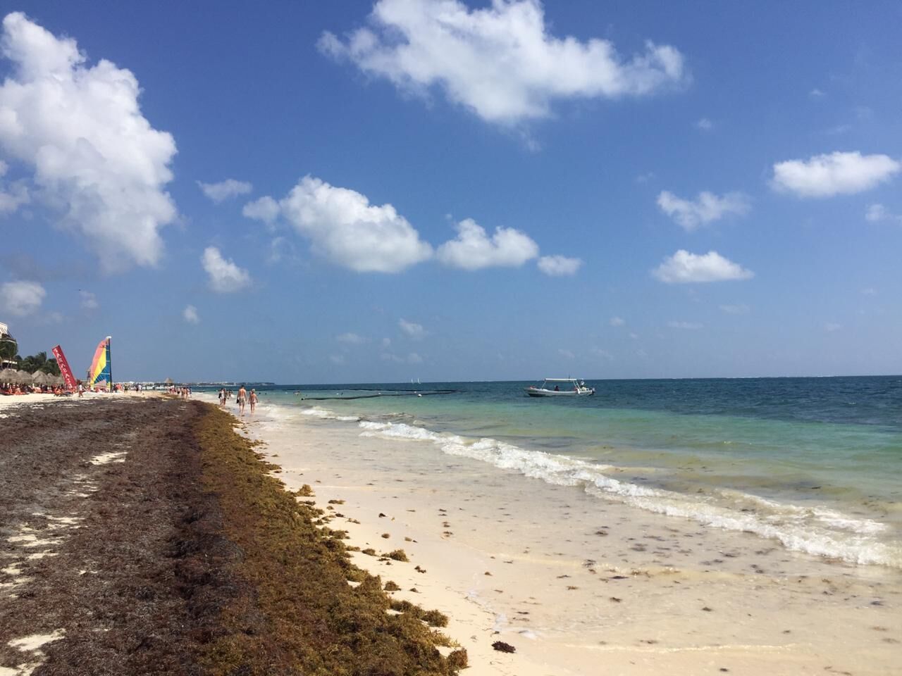På stranden og solsenger