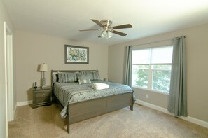 9 chambres, fer et planche à repasser, Wi-Fi gratuit, draps fournis