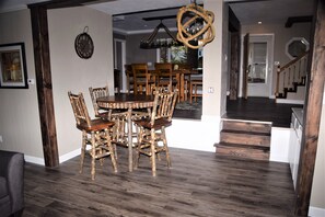 Dining - Sandy Bottom Lodge  on the Beautiful Chain O Lakes in Waupaca (Waupaca)