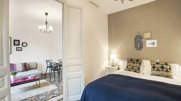 2 bedrooms, travel crib, WiFi, bed sheets