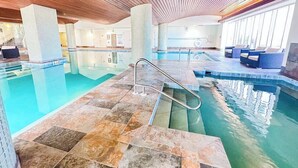 Innenpool, beheizter Pool