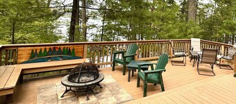 Lakeside Cottage in the Pines with Huge Deck, 40-foot Dock, and Sunset Views