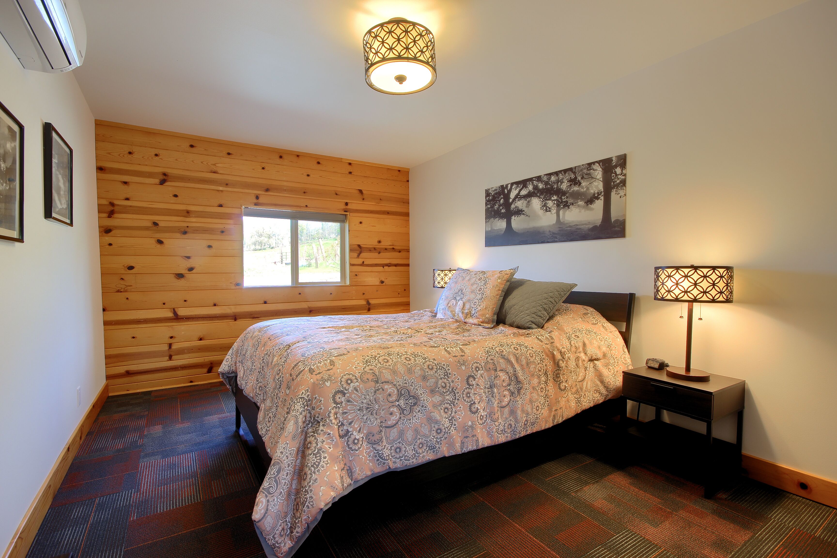 2 slaapkamers, een strijkplank/strijkijzer, gratis wifi, beddengoed