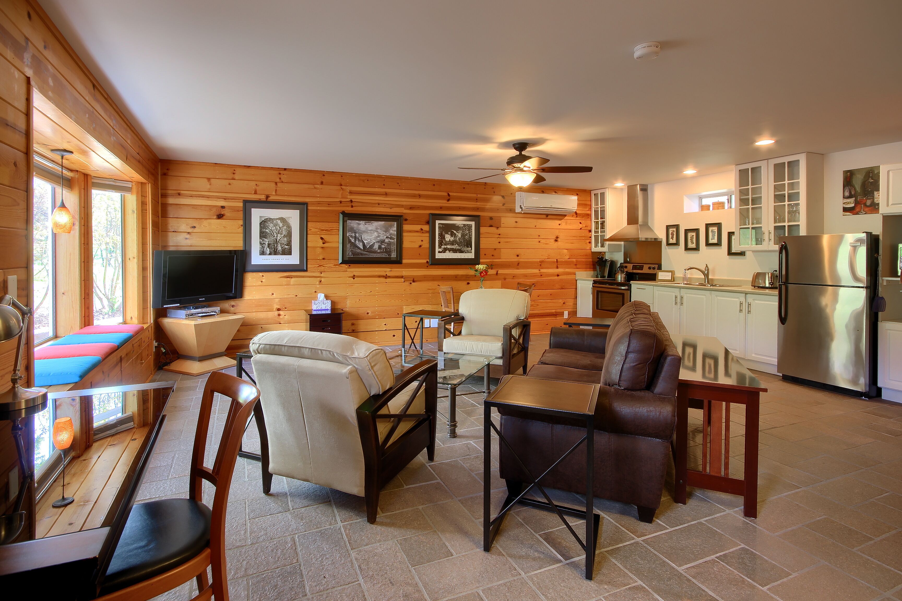 Oaks Retreat in tranquil setting near Yosemite Valley/Merced River