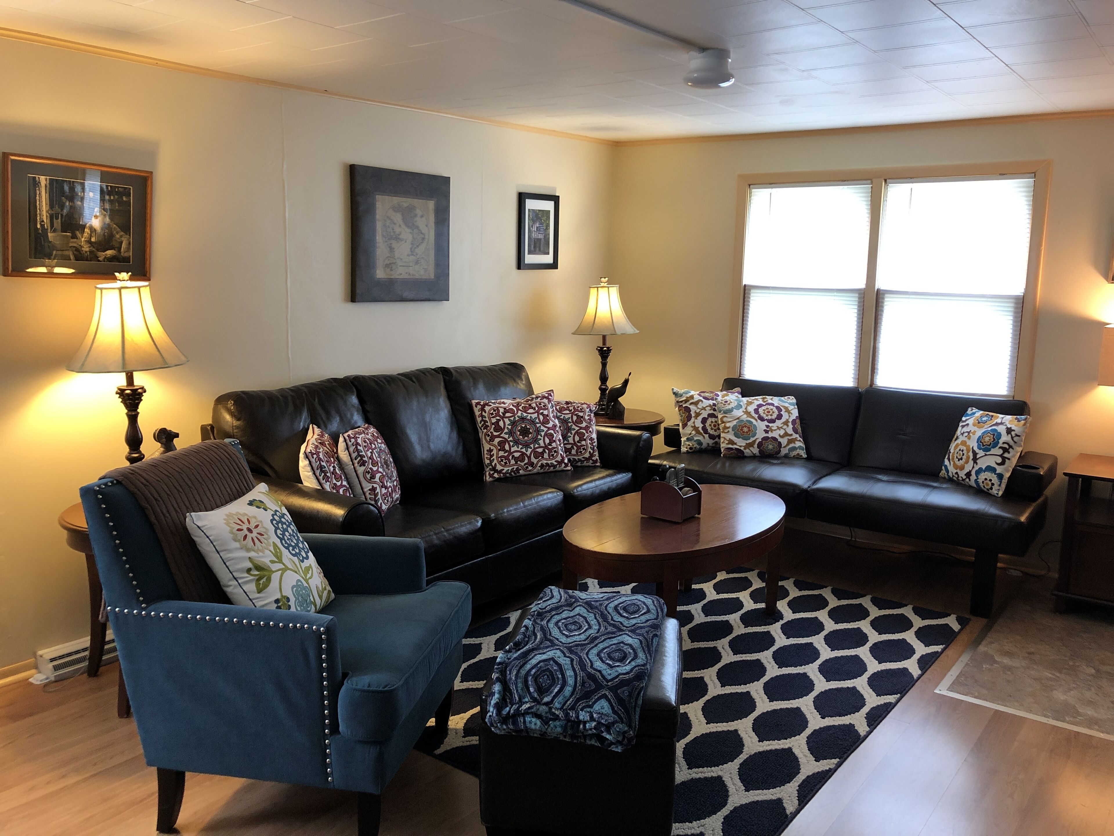 Dog friendly(with dog fee),Close to Downtown,Historic District,