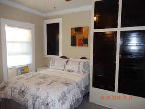 3 bedrooms, in-room safe, desk, iron/ironing board