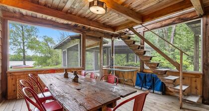 Fabulous Log Cabin on Kangaroo Lake in Door County, Wisconsin