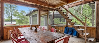 Favolosa baita sul lago di canguro nella contea di Door, Wisconsin