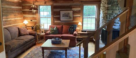 TV, fireplace, DVD player, books