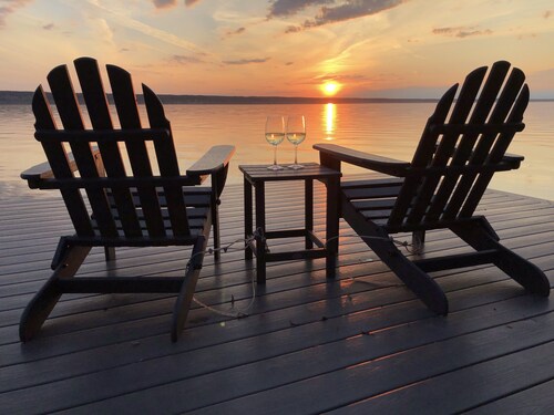Over-Water Deck, Sunset Views, Fireplace, Dock & Boat Lift, Kayaks/SUPs/Canoe!