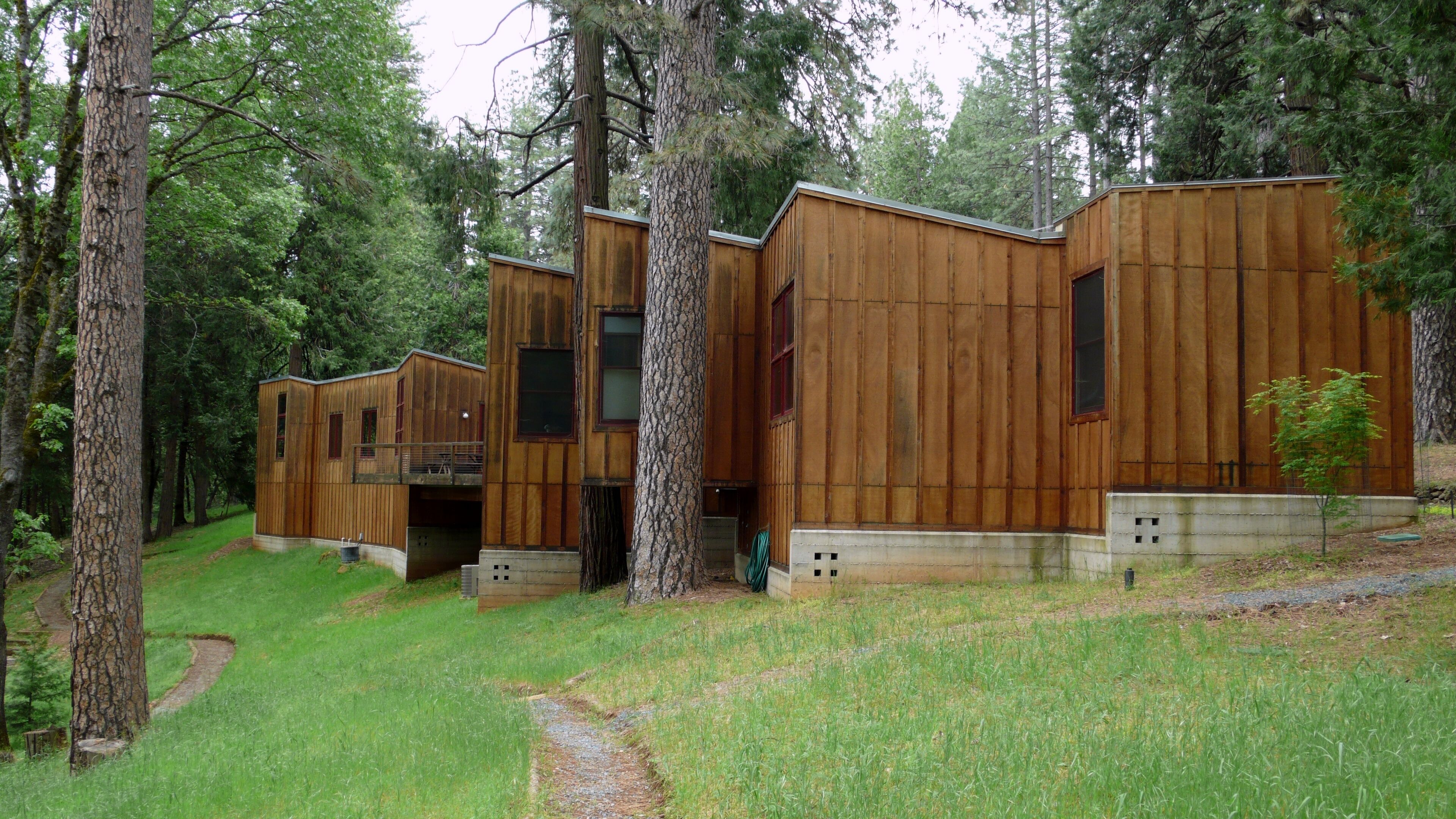 Modern lives in historical setting