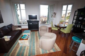 Smart TV, table tennis, books, stereo - Luxury Villa & Private Pool on French Riviera, Stunning Views (Grasse)