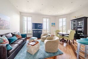 Smart TV, table tennis, books, stereo