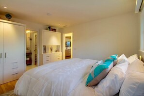 2 makuuhuonetta, silitysrauta/-lauta, ilmainen Wi-Fi, vuodevaatteet