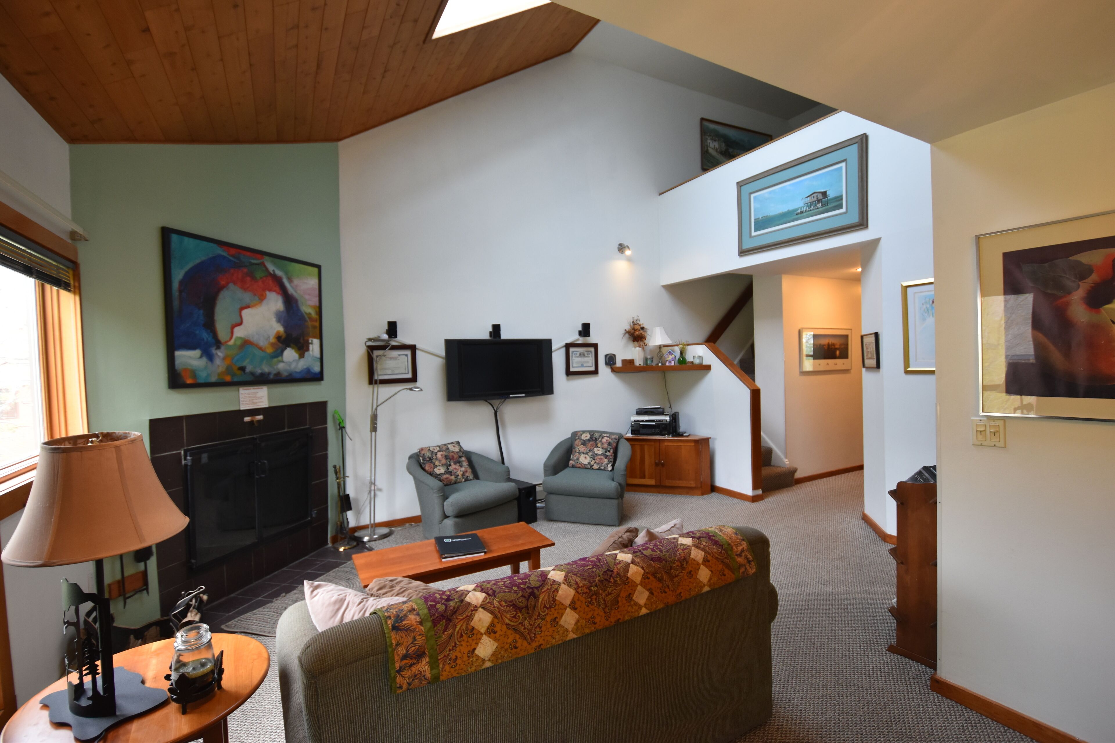 Trail Creek hot tub/sauna/pool totally renovated king bed+2twins 1.5 bath