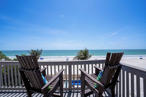 SALE! Sunset Suite Pool/hot tub Open at Casa Gia Condo Beach front Indian Shores