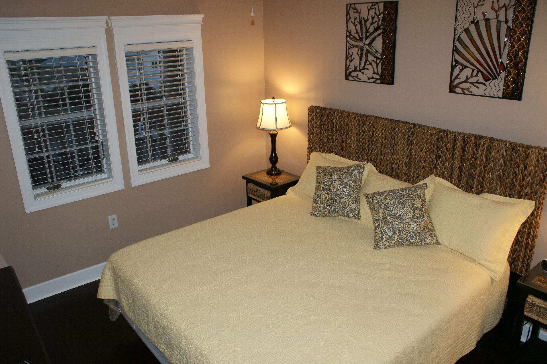 5 STAR LUXURY CONDO**2 KING BEDS**WALK TO ROSEMARY