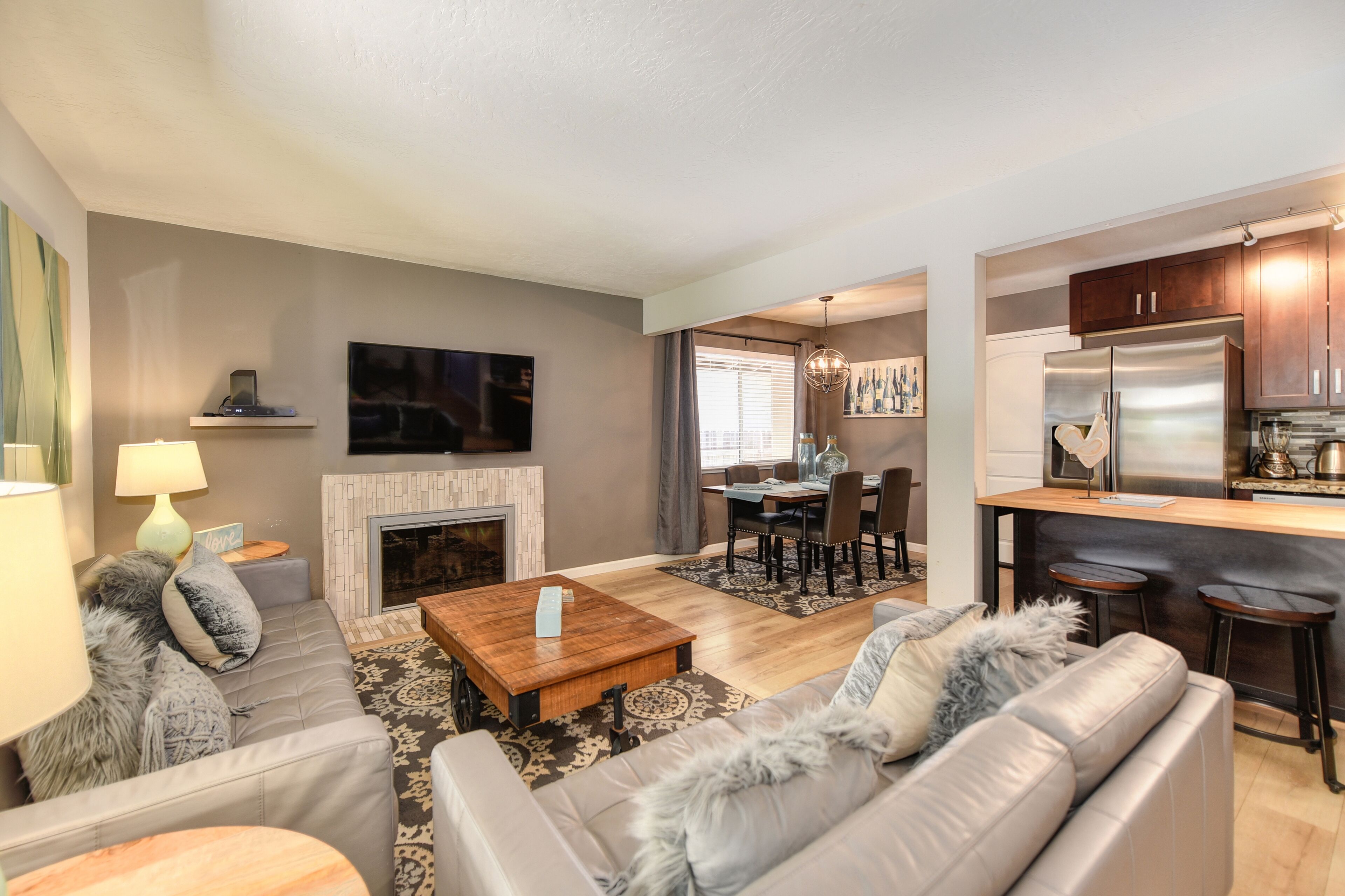 Blue Field House Next To Downtown Old Town Zoo Parks Gorgeous Back Yard Barbecue