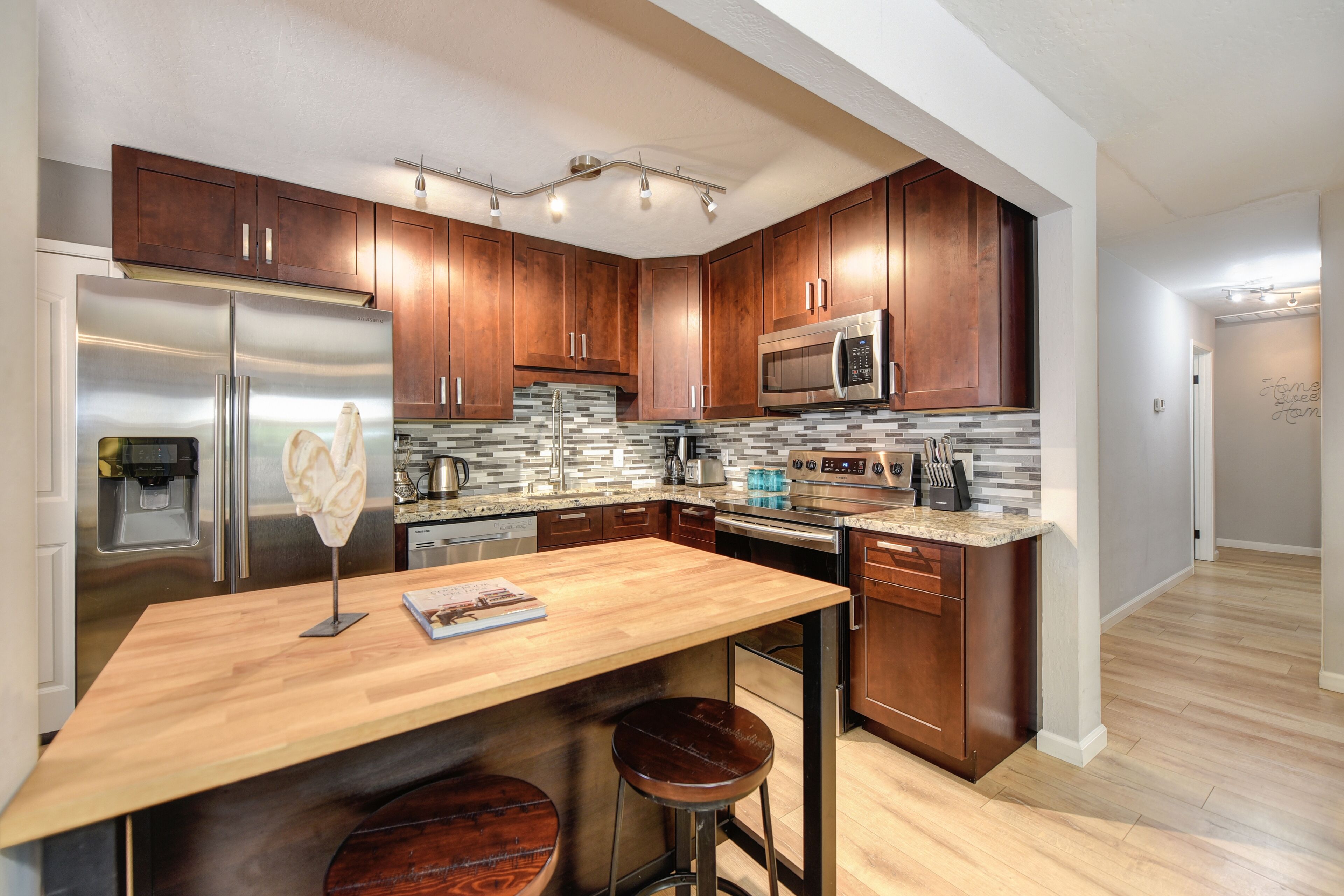 Blue Field House Next To Downtown Old Town Zoo Parks Gorgeous Back Yard Barbecue