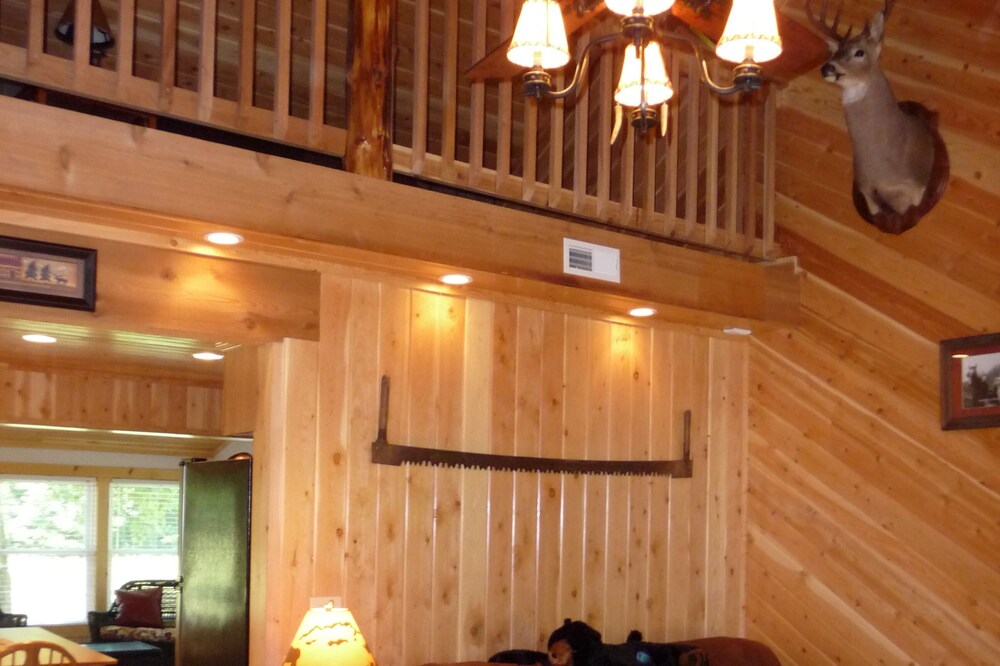 Escape from reality at Dry Creek Cabin!