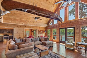 Téléviseur, jeux vidéo, lecteur de DVD, table de ping-pong