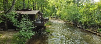 River's Edge - Ultimate Riverfront Cabin w/Hot Tub