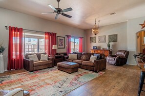 Una Smart TV, un reproductor de DVD