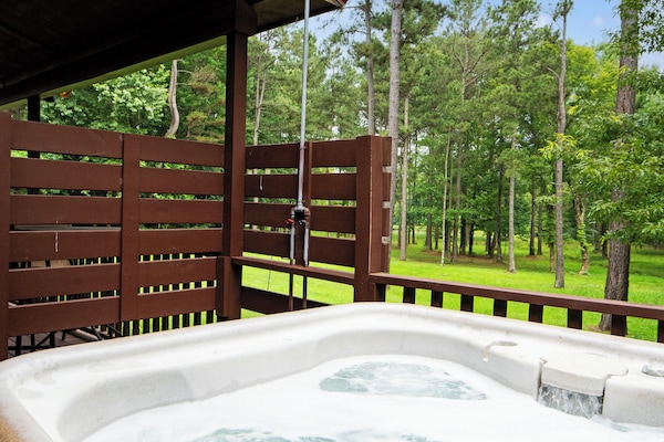 Tina de hidromasaje al aire libre